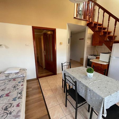 Hellasz Apartman Gyula Exteriör bild