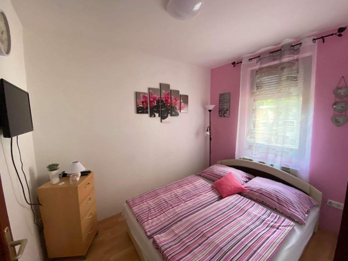 Hellasz Apartman Gyula Exteriör bild