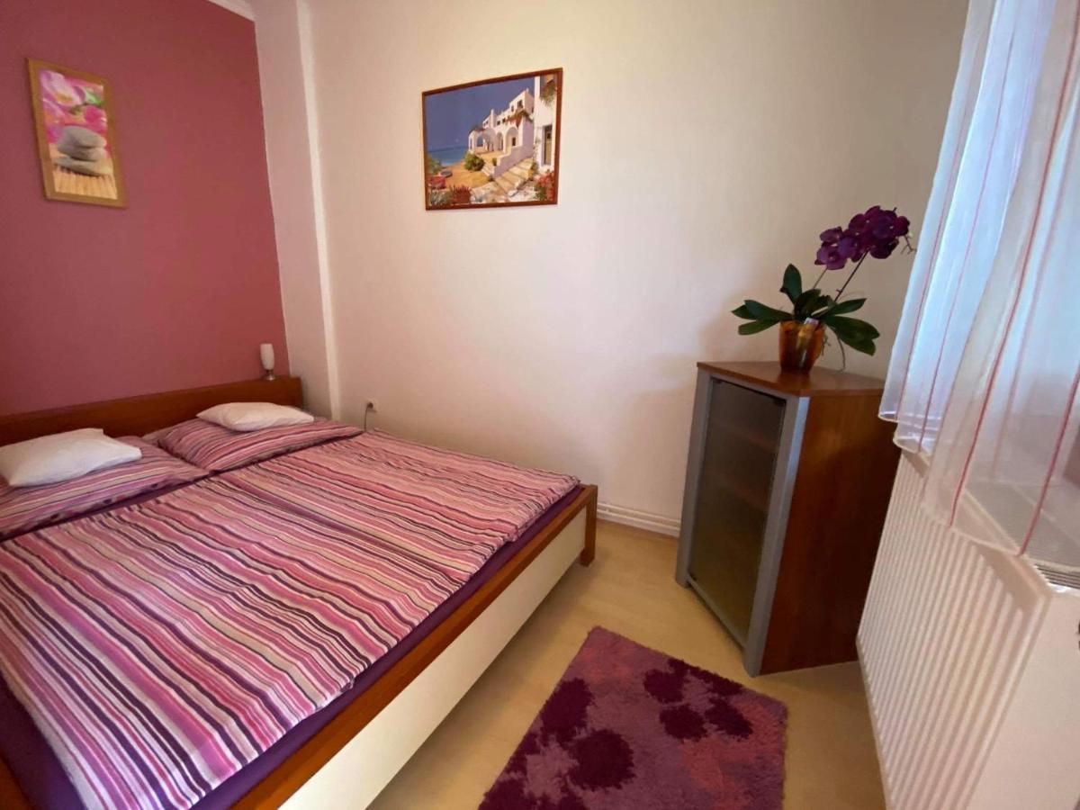 Hellasz Apartman Gyula Exteriör bild