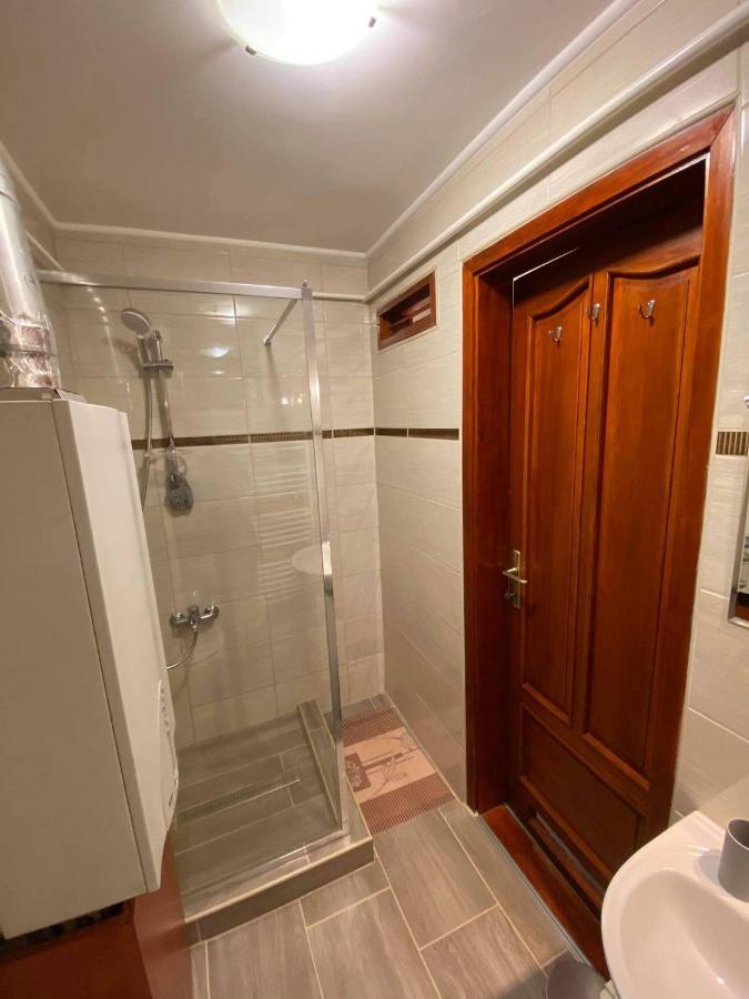 Hellasz Apartman Gyula Exteriör bild