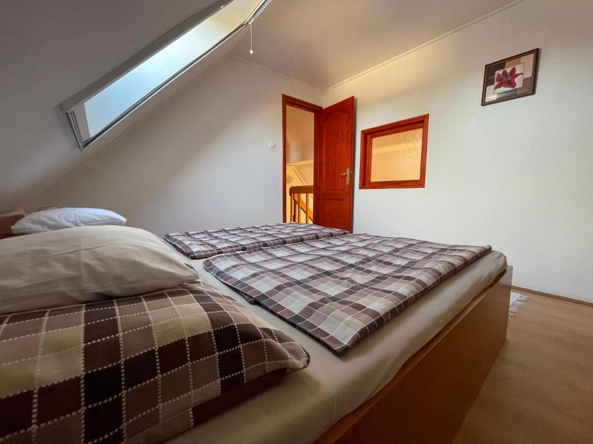 Hellasz Apartman Gyula Exteriör bild