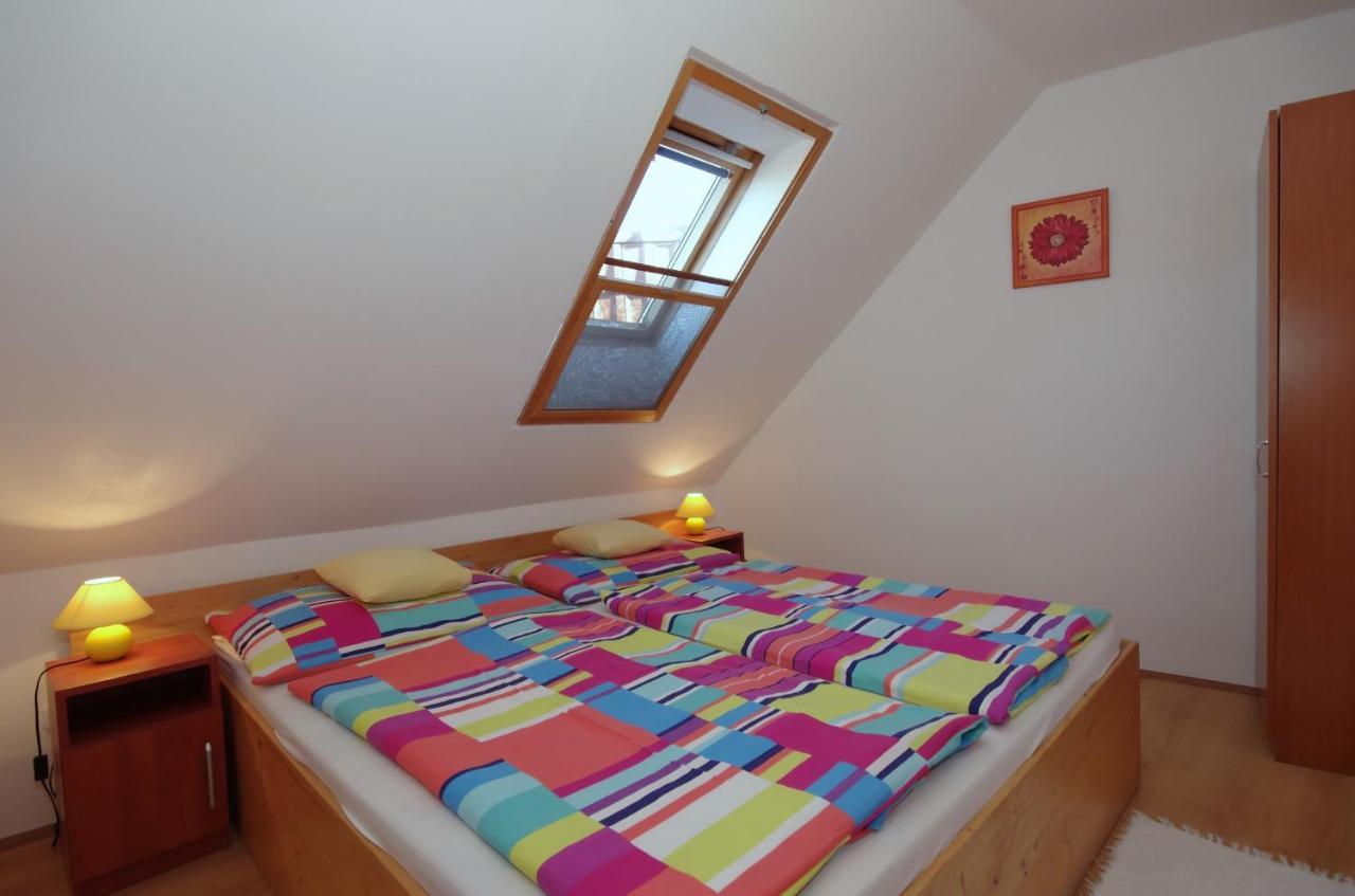 Hellasz Apartman Gyula Exteriör bild