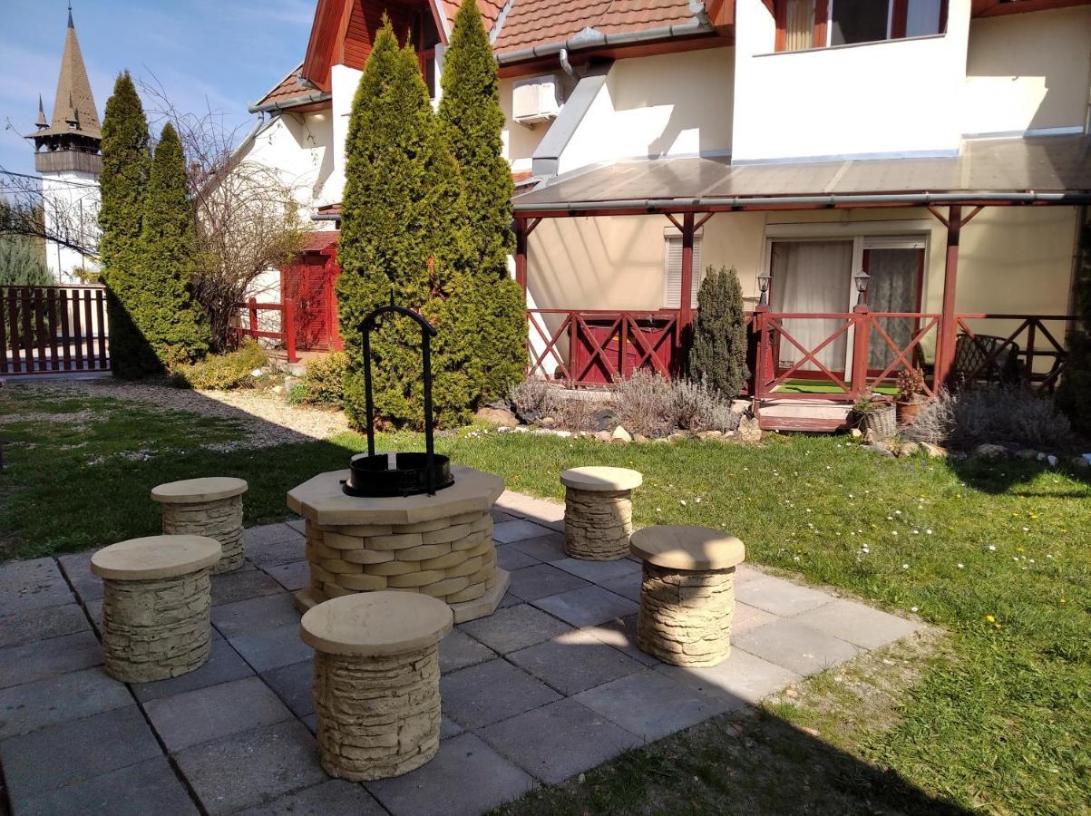 Hellasz Apartman Gyula Exteriör bild